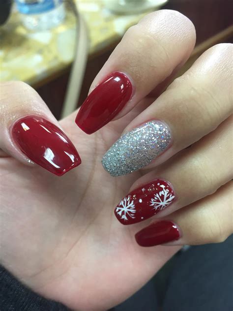 Simple Gel Nails. . Christmas nails 2023 pinterest